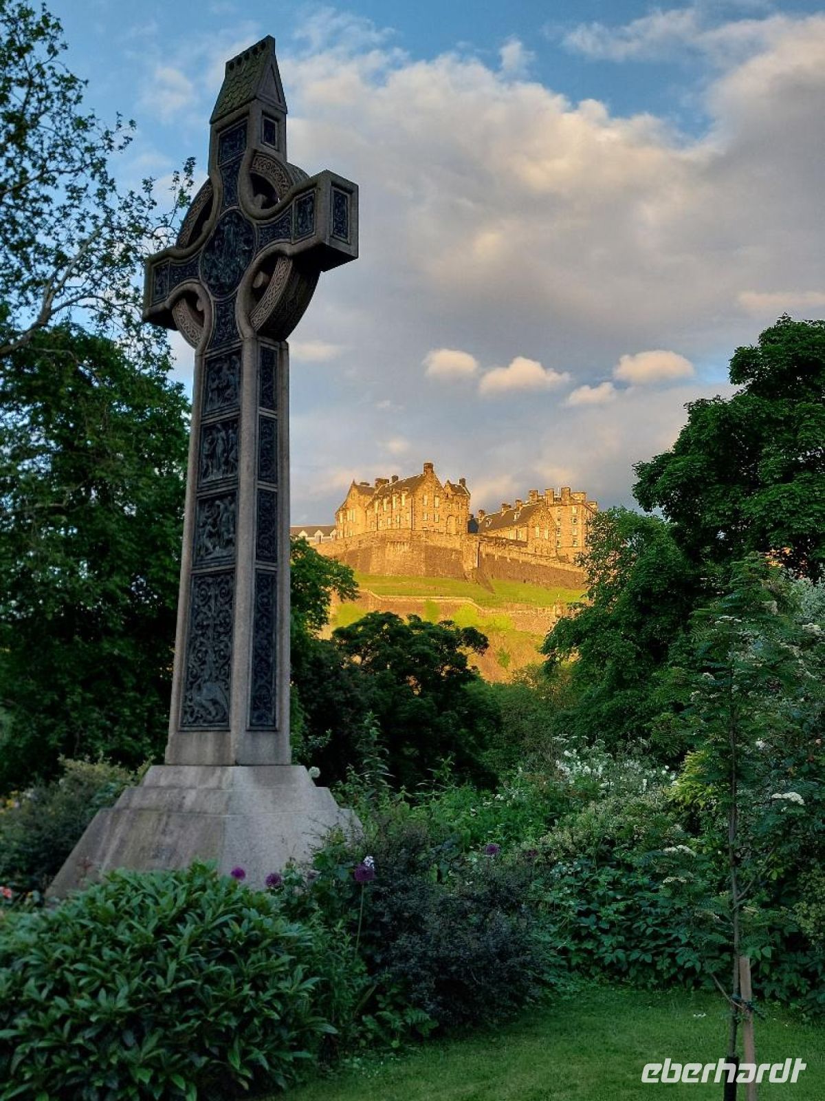 Edinburgh 04 Kreuz u Burg - Sundown