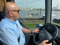 Daniel gewinnt ein Bootsrennen :-)