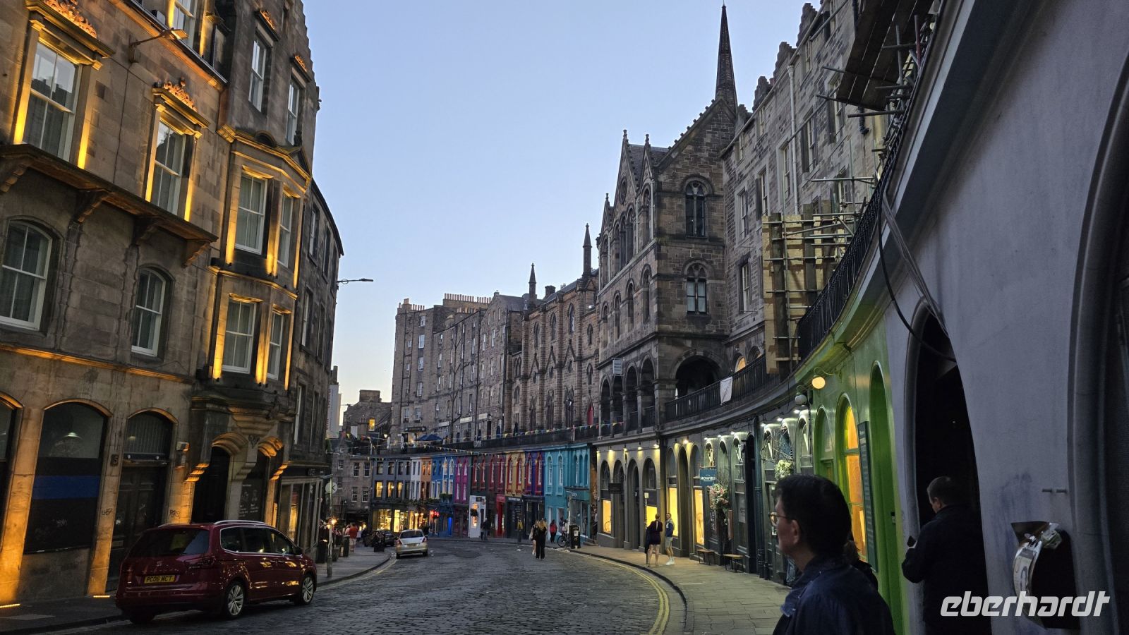 Victoria Street in Edinburg 