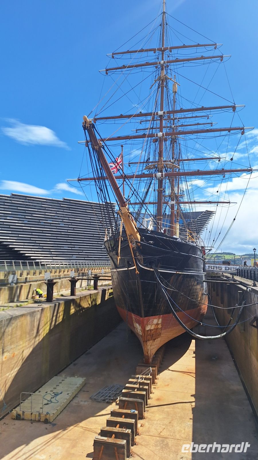 Dundee: RRS Discovery
