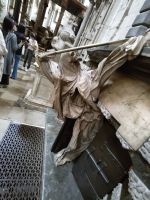 Der Tod kommt aus dem Hades herauf