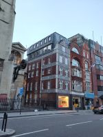 Alte Zeitungsnamen an ehemaligen Redaktionsräumen in der Fleetstreet - Englands früherem Presseviertel