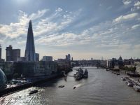 The Shard und das Museumsschiff HMS Belfast, daneben eine Bundeswehrkorvette, die in London zu Besuch ist (und einen Tag nach unserer Abreise Schlagzeilen machte, weil sie mit dem Darth Vader-Theme ('Imperial March') London verließ