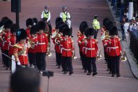 vom St. James Palace über die Mall kommend 