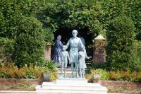 Princess Di als Wohltäterin armer Kinder