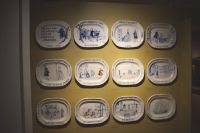 Auf alt gemacht, aber modern: Ein aktueller Künstler greift einen Skandal um einen General am gregorianischen Hofe auf und macht im Stil der damaligen Kunst ein modernes Kunstwerk daraus.