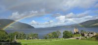 Urquhart Castle mit Regenbogen