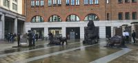 Paternoster Square mit den Figuren von Ghillie und Marc