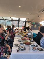 Afternoon Tea auf dem Boot
