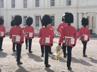 London. New Guard auf einem Bein