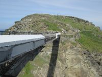 Brücke zur Insel Tintagel, die leider gerade eingerüstet ist