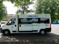 englische Beschriftung auf dem Krankenwagen 