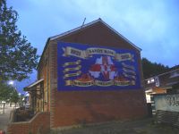 Wir sind in einem protestantischen Viertel 