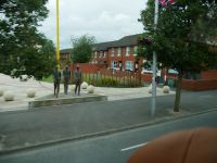 Strandtown/Belfast: Skulptur von Werftarbeitern auf dem Heimweg.