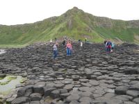 Herumlaufen auf dem Giant's Causeway