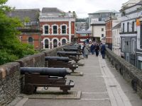 Auf der Stadtmauer von Derry
