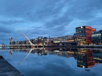 Die Brücke von Santiago Calatrava über den Liffey soll an die irische Harfe erinnern