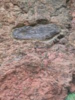 Basalteinschluss in Laterit