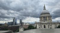 Blick auf die Kuppel von St. Pauls vom Dach des One New Change