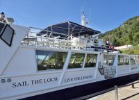 SCO-Dampf-25-0519 mit modernen Cruise-ships