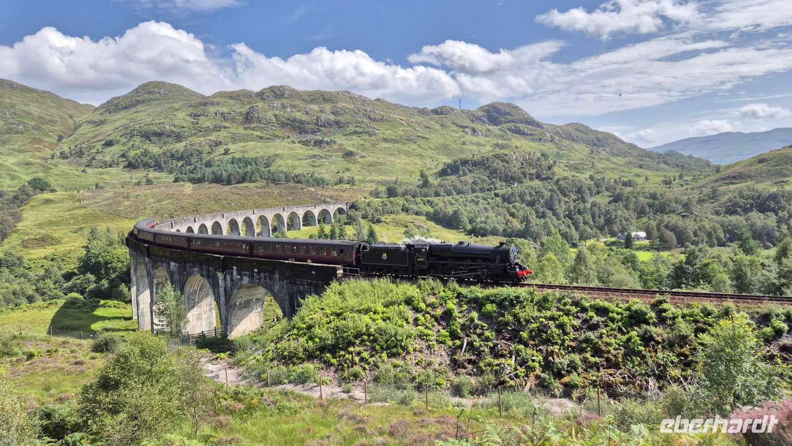 Jacobite Steam Train auf dem Glenfinnan Viaduct