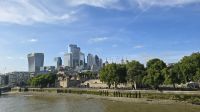 Blick von der Tower Bridge zum Finanzviertel
