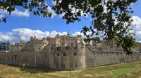 Tower of London mit seinem Wehrgraben