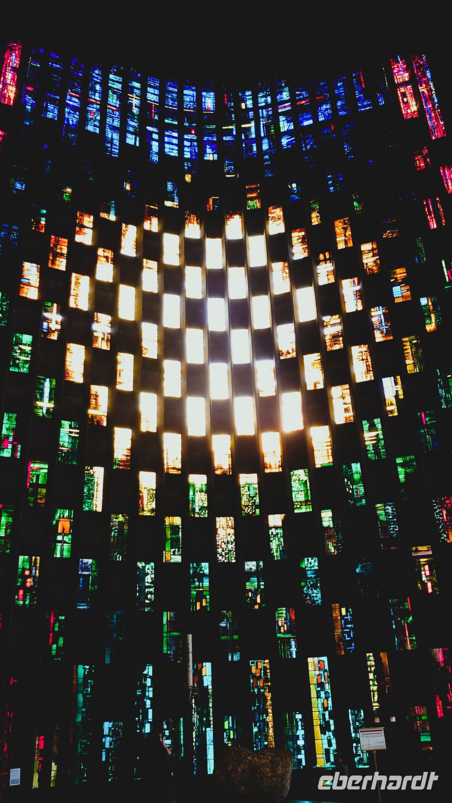 61 Baptistry Window - Das große Glasfenster in der neuen Kathedrale, Coventry