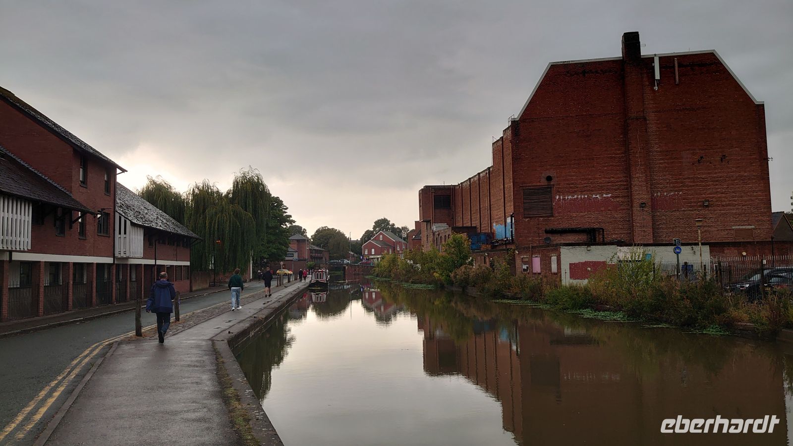 96 Am Kanal entlang zum historischen Stadtkern, Chester