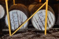 196 Lagerung - Zwei sehr teure Fässer!