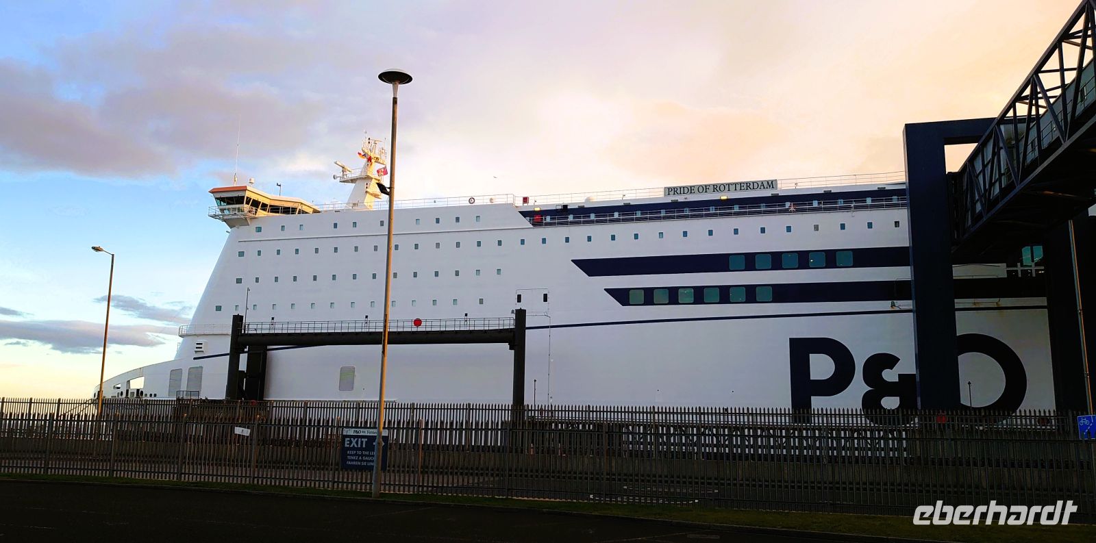 264 Unsere Fähre nach Rotterdam im Hafen von Hull