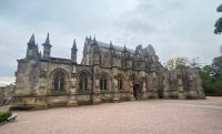 vor der Rosslyn Chapel