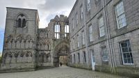 Ruinen des Klosters am Palace of Holyroodhouse &ndash; &copy; Marlies Thrum (Eberhardt TRAVEL)