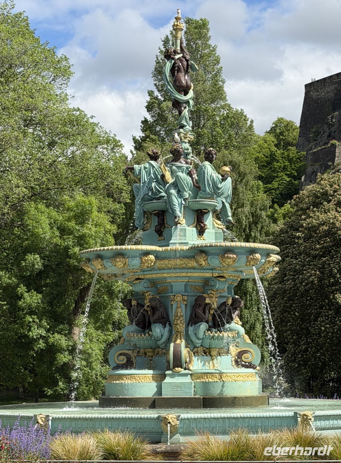 &copy;  (Eberhardt TRAVEL)