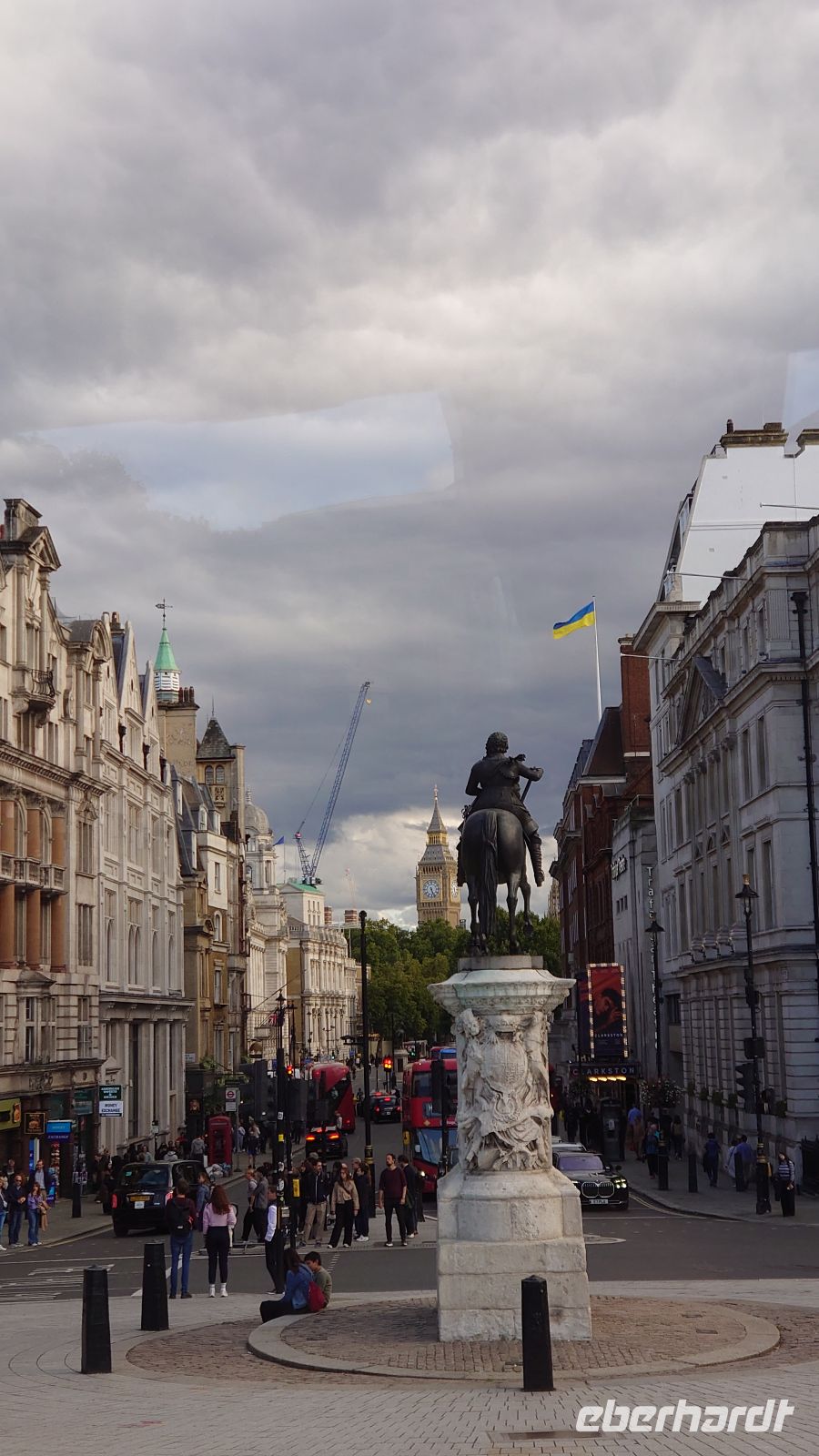 27 Charles I., im Hintergrund Big Ben