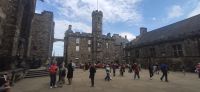 374 Edinburgh, Burghof und Schloss