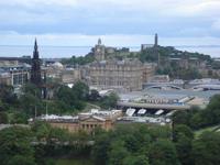 Edinburgh Scotts Monument-Bahnhofshotel-Carlton Hill