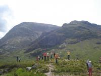 Gruppe beim Fotostopp im Glencoe