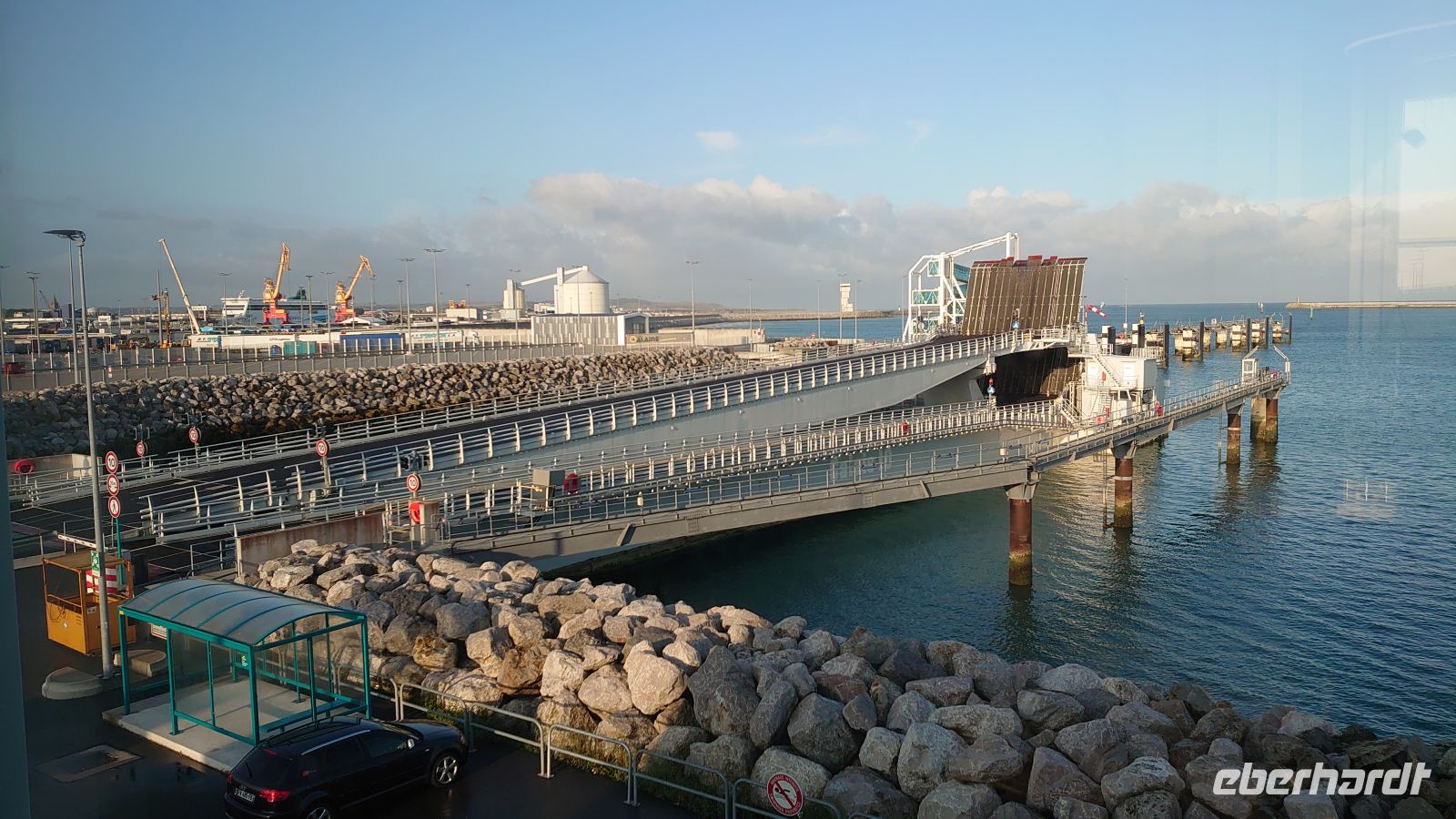 5 Fähranleger im Hafen von Calais