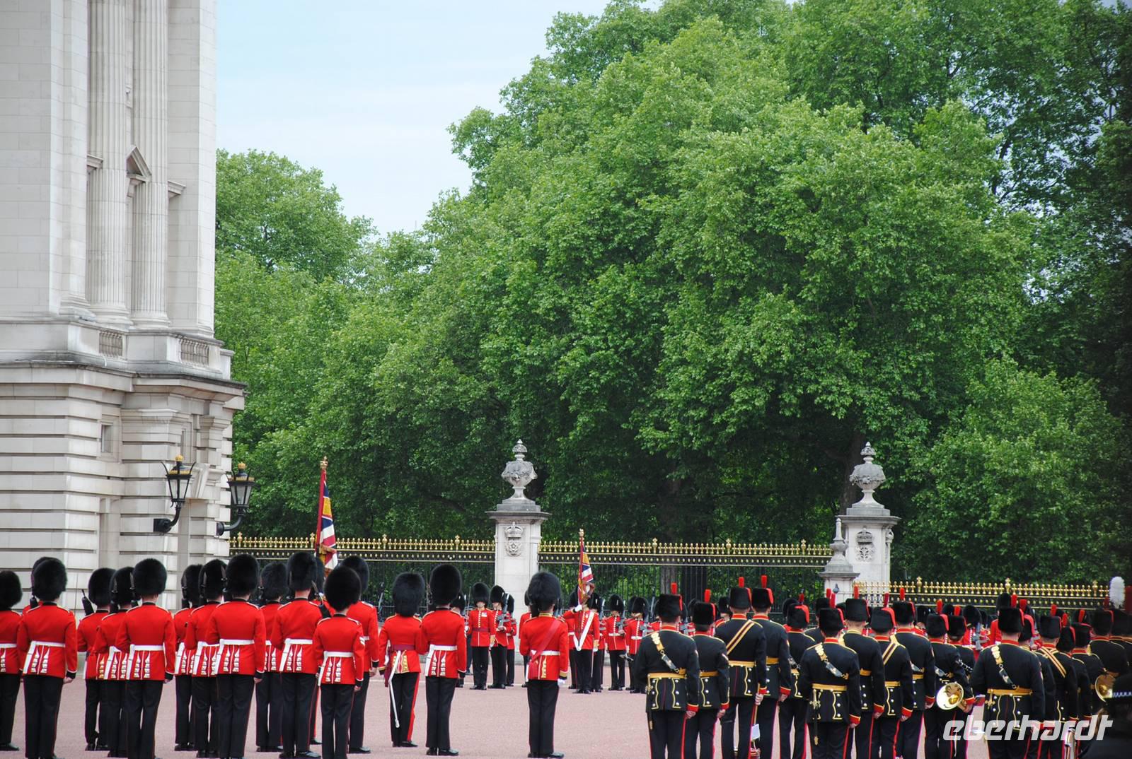 Zeremonie der Wachablösung im Buckingham Palast