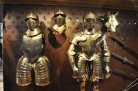 Originale Ritterrüstungen englischer Könige im White Tower