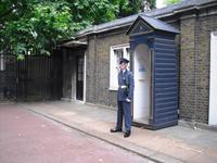 Königlicher Wachsoldat in London am Clarence House