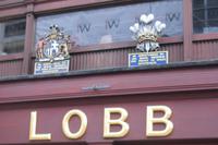 Königlicher  Schuhmacher und -lieferant in London  für ..