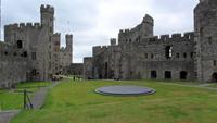 Burg Caernarfon, Burghof