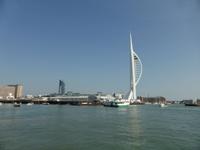 Portsmouth - Hafenrundfahrt Blick zum Spinaker Tower