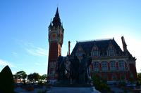 007 Calais, Rathaus mit Rodins Bürgern von Calais