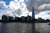 037 London, Themseufer mit Rathaus und Shark Tower