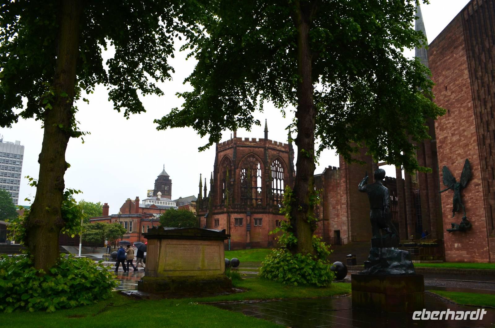 087 Coventry, Cathedral Ruins und Coventry Cathedral
