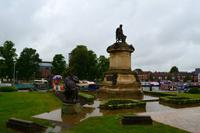 125 Stratford upon Avon, Gover Denkmal