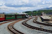 245 Wales, Ffestiniog Railway, Abfahrt in Porthmadog